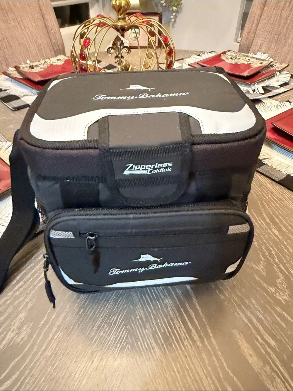 Tommy Bahama Black and White Insulated Toiletry / Cooler Bag